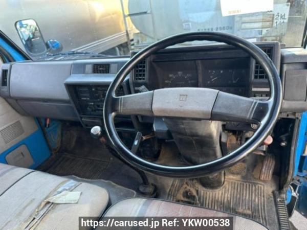 Used 1986 MT isuzu elf-truck NKR57ED Image[9]