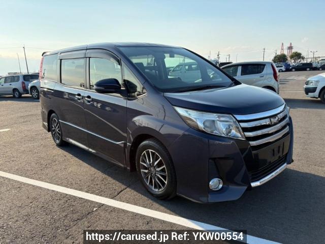Buy Used 2015 Toyota Noah ZRR80W (YKW00554) - Carused.jp