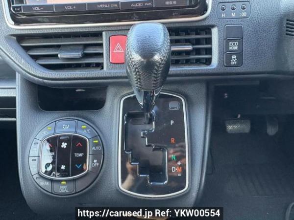Used 2015 AT toyota noah ZRR80W Image[24]