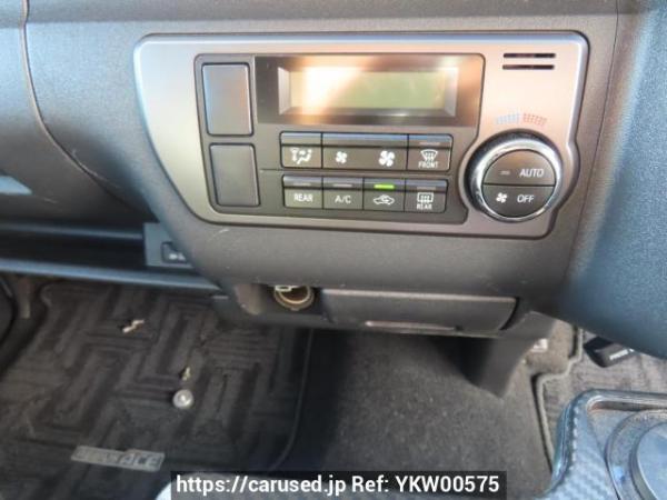 Used 2017 AT toyota regiusace-van KDH201V Image[27]