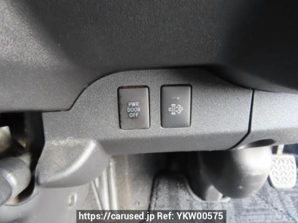 Used 2017 AT toyota regiusace-van KDH201V Image[30]