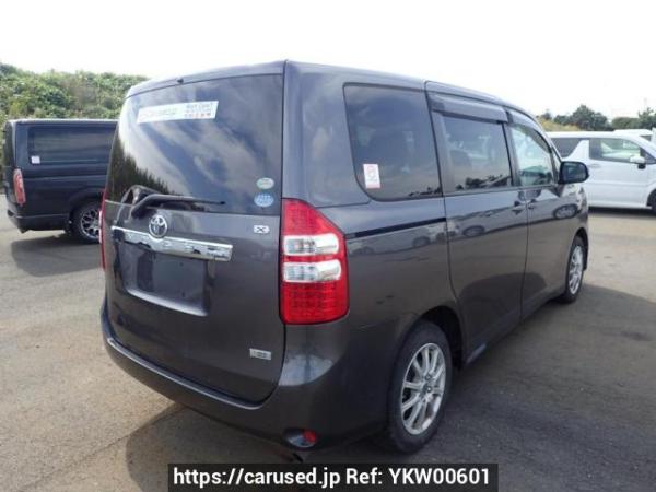 Used 2010 AT toyota noah ZRR70G Image[6]