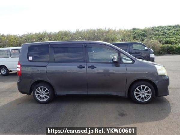Used 2010 AT toyota noah ZRR70G Image[7]