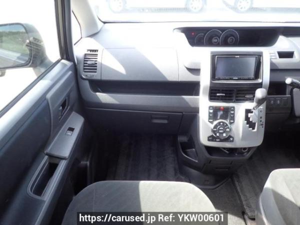 Used 2010 AT toyota noah ZRR70G Image[16]