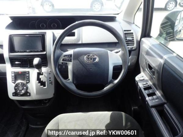Used 2010 AT toyota noah ZRR70G Image[18]