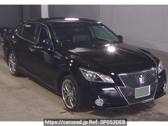 2013 Toyota Crown GRS211