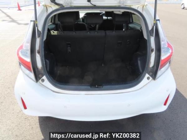 Used 2018 AT toyota aqua NHP10 Image[8]