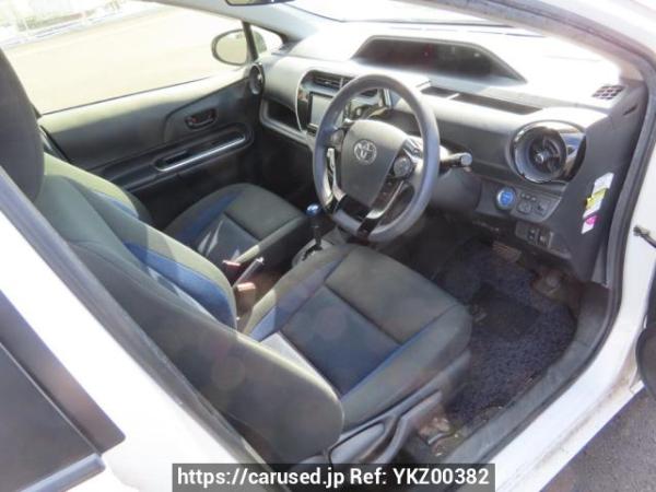 Used 2018 AT toyota aqua NHP10 Image[11]