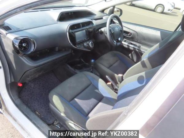 Used 2018 AT toyota aqua NHP10 Image[12]