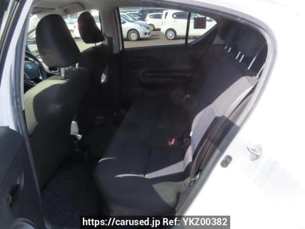 Used 2018 AT toyota aqua NHP10 Image[14]