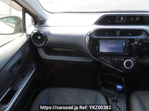 Used 2018 AT toyota aqua NHP10 Image[16]