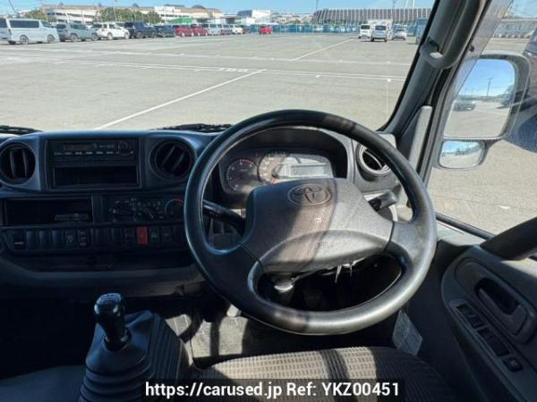 Used 2014 MT toyota toyoace-route-van XZC605V Image[17]
