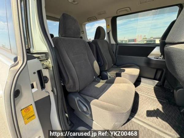 Used 2011 AT toyota noah ZRR70G Image[14]