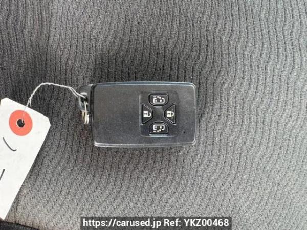 Used 2011 AT toyota noah ZRR70G Image[30]
