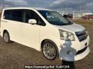 Toyota Noah ZRR75W