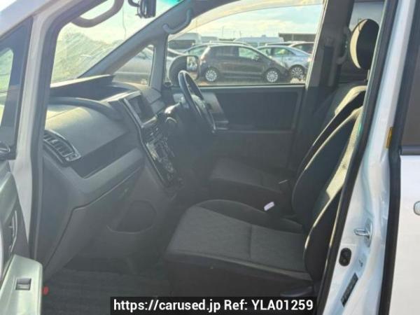 Used 2007 AT toyota noah ZRR75W Image[11]