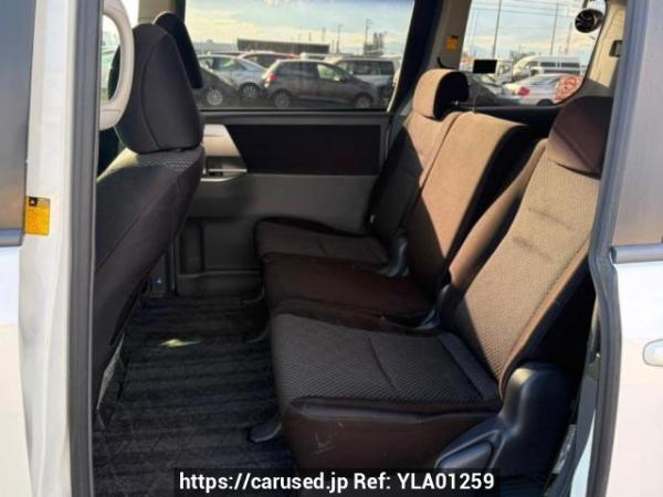 Used 2007 AT toyota noah ZRR75W Image[13]