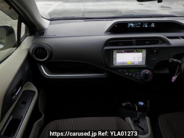 Used 2014 AT toyota aqua NHP10 Image[18]