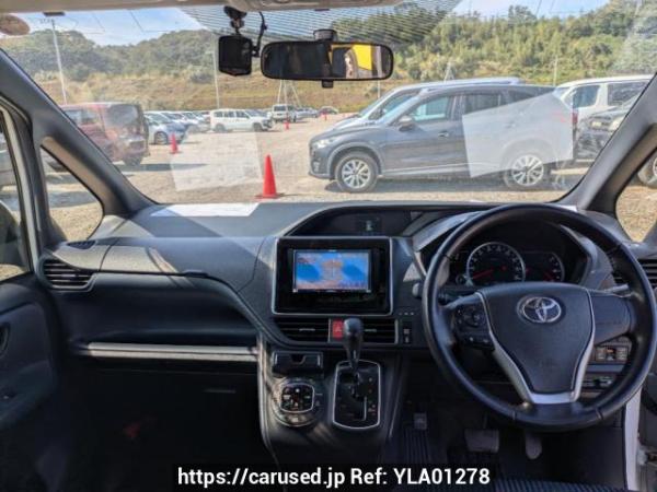 Used 2014 AT toyota voxy ZRR85W Image[13]