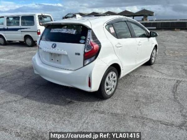 Used 2017 AT toyota aqua NHP10 Image[6]