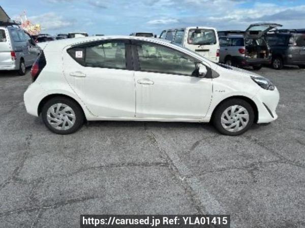 Used 2017 AT toyota aqua NHP10 Image[7]