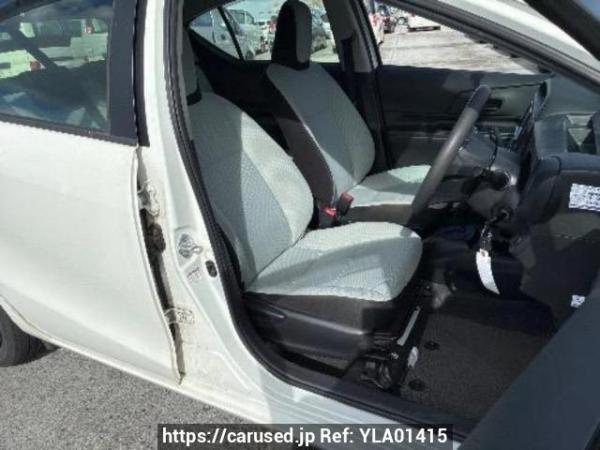 Used 2017 AT toyota aqua NHP10 Image[11]