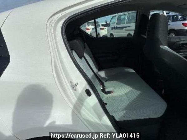 Used 2017 AT toyota aqua NHP10 Image[13]