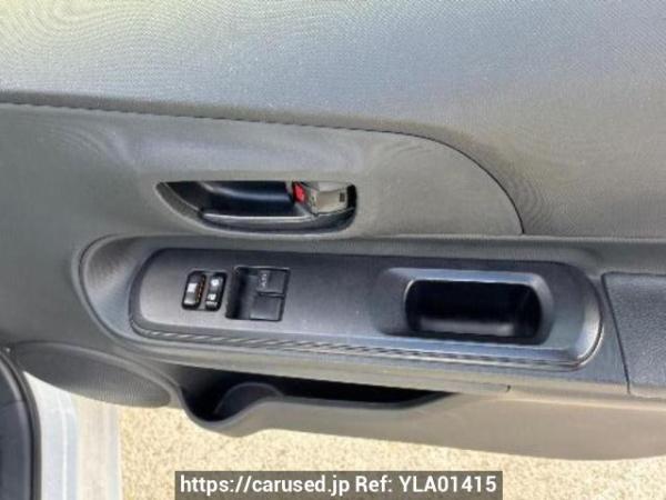 Used 2017 AT toyota aqua NHP10 Image[15]