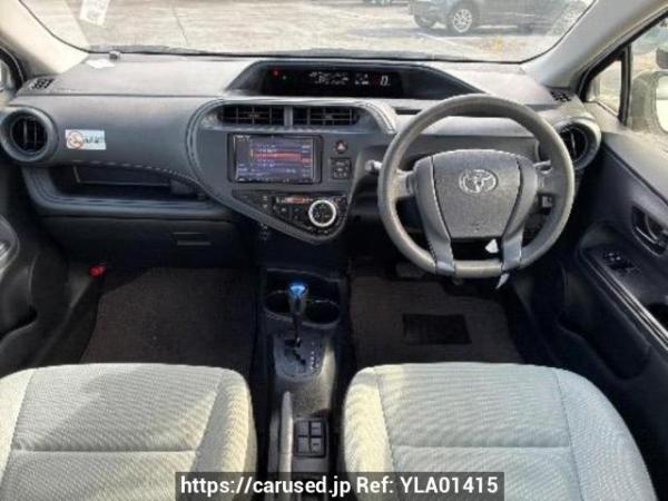 Used 2017 AT toyota aqua NHP10 Image[17]