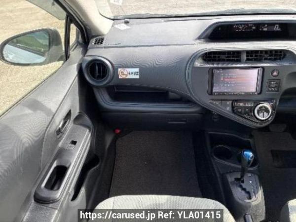 Used 2017 AT toyota aqua NHP10 Image[18]