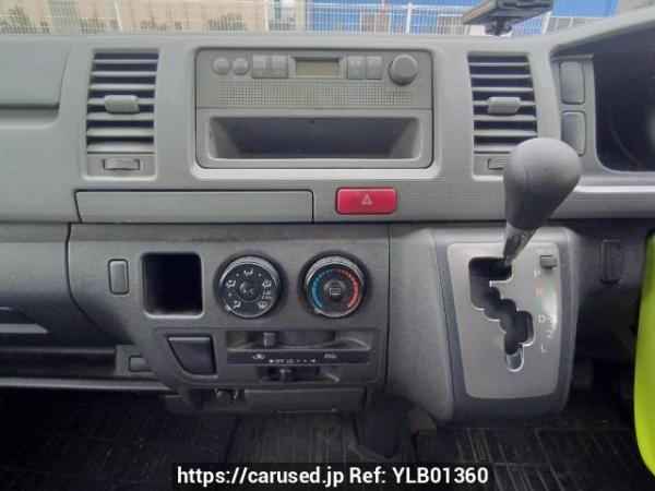 Used 2005 AT toyota regiusace-van KDH205V Image[18]