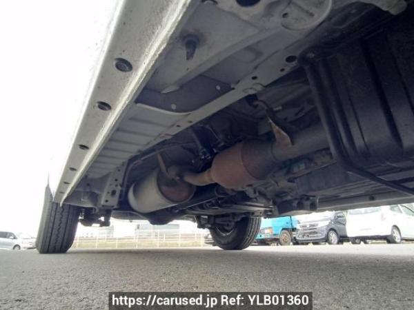 Used 2005 AT toyota regiusace-van KDH205V Image[34]