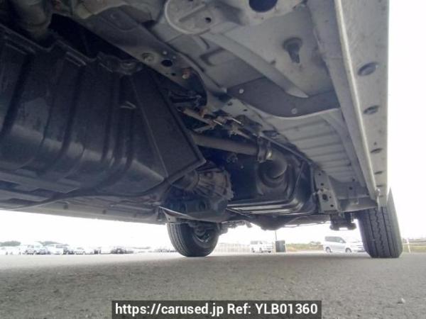 Used 2005 AT toyota regiusace-van KDH205V Image[35]