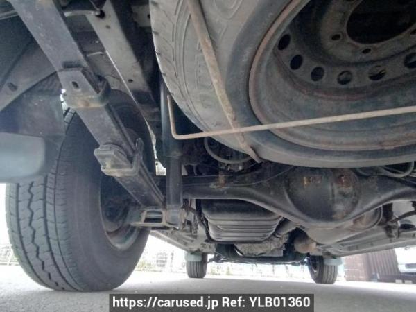 Used 2005 AT toyota regiusace-van KDH205V Image[36]
