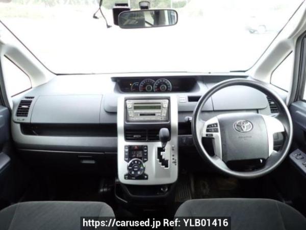 Used 2010 AT toyota noah ZRR70G Image[17]