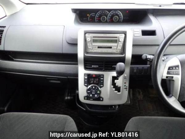 Used 2010 AT toyota noah ZRR70G Image[19]