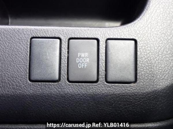 Used 2010 AT toyota noah ZRR70G Image[25]