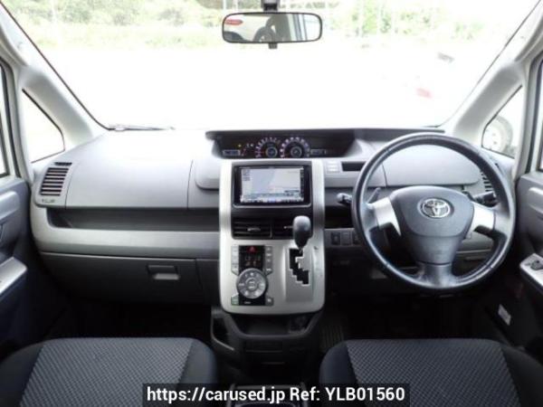 Used 2007 AT toyota noah ZRR75W Image[17]