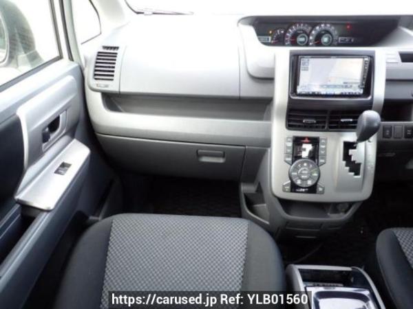 Used 2007 AT toyota noah ZRR75W Image[18]