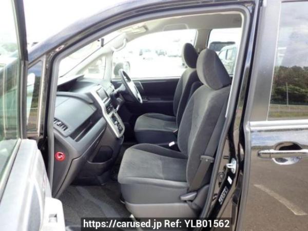Used 2010 AT toyota noah ZRR70G Image[13]