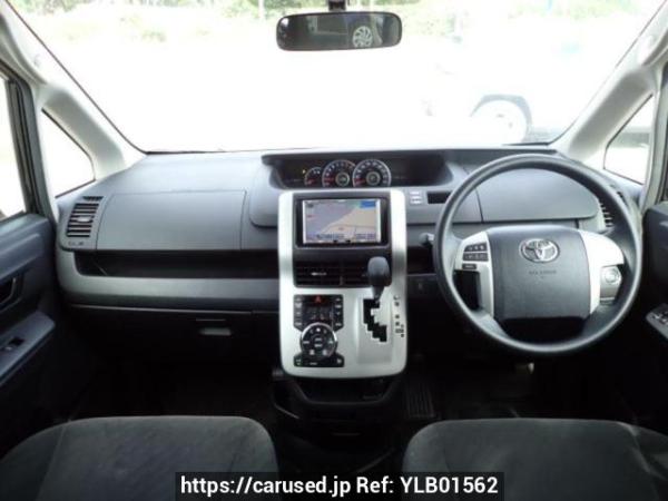 Used 2010 AT toyota noah ZRR70G Image[17]
