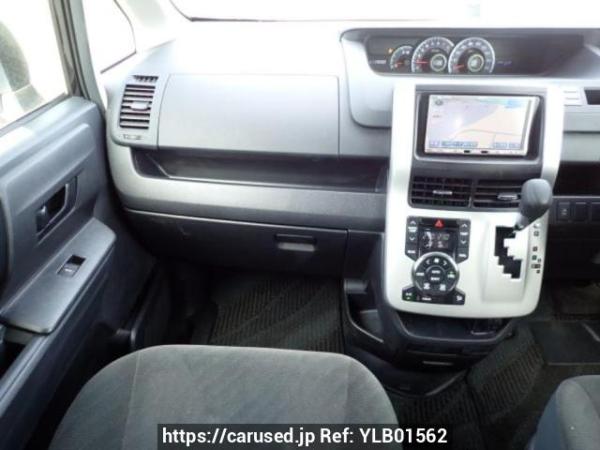 Used 2010 AT toyota noah ZRR70G Image[18]