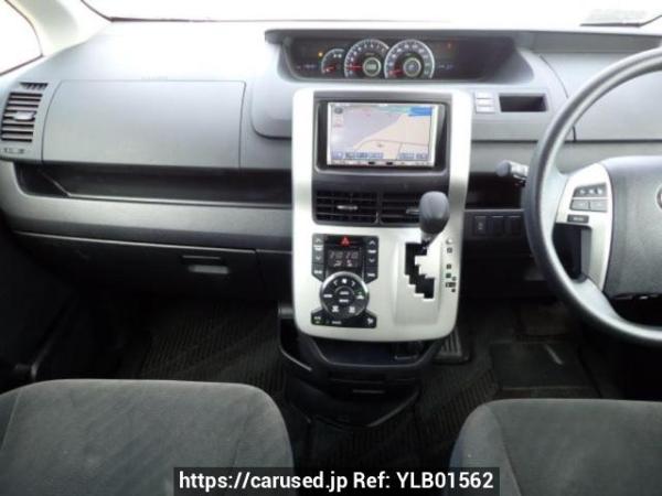 Used 2010 AT toyota noah ZRR70G Image[19]