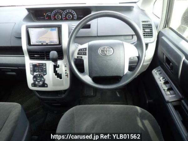 Used 2010 AT toyota noah ZRR70G Image[20]