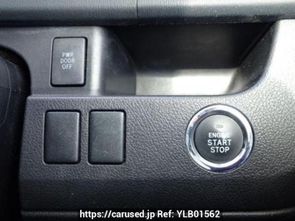 Used 2010 AT toyota noah ZRR70G Image[26]