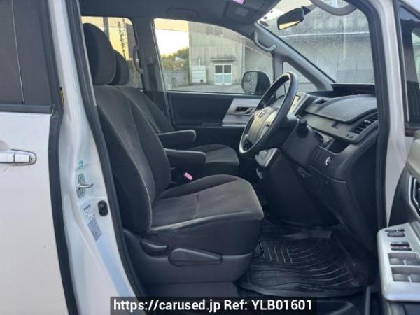 Used 2011 AT toyota noah ZRR70G Image[9]