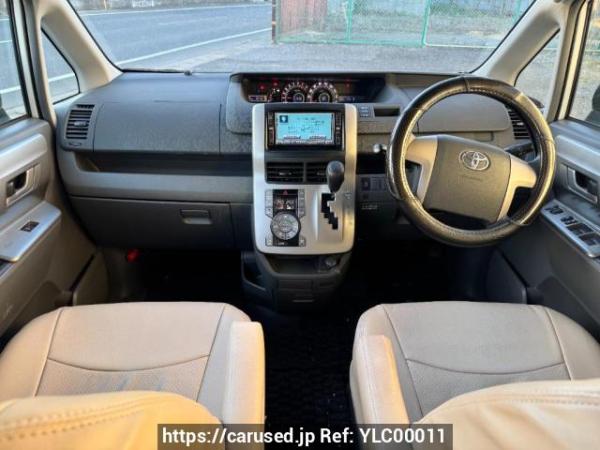 Used 2007 AT toyota noah ZRR70W Image[14]
