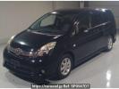 Toyota Isis ZGM10W