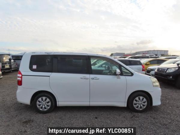 Used 2010 AT toyota noah ZRR70G Image[7]