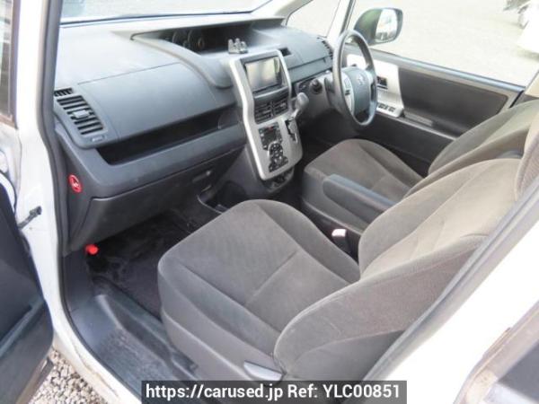 Used 2010 AT toyota noah ZRR70G Image[12]